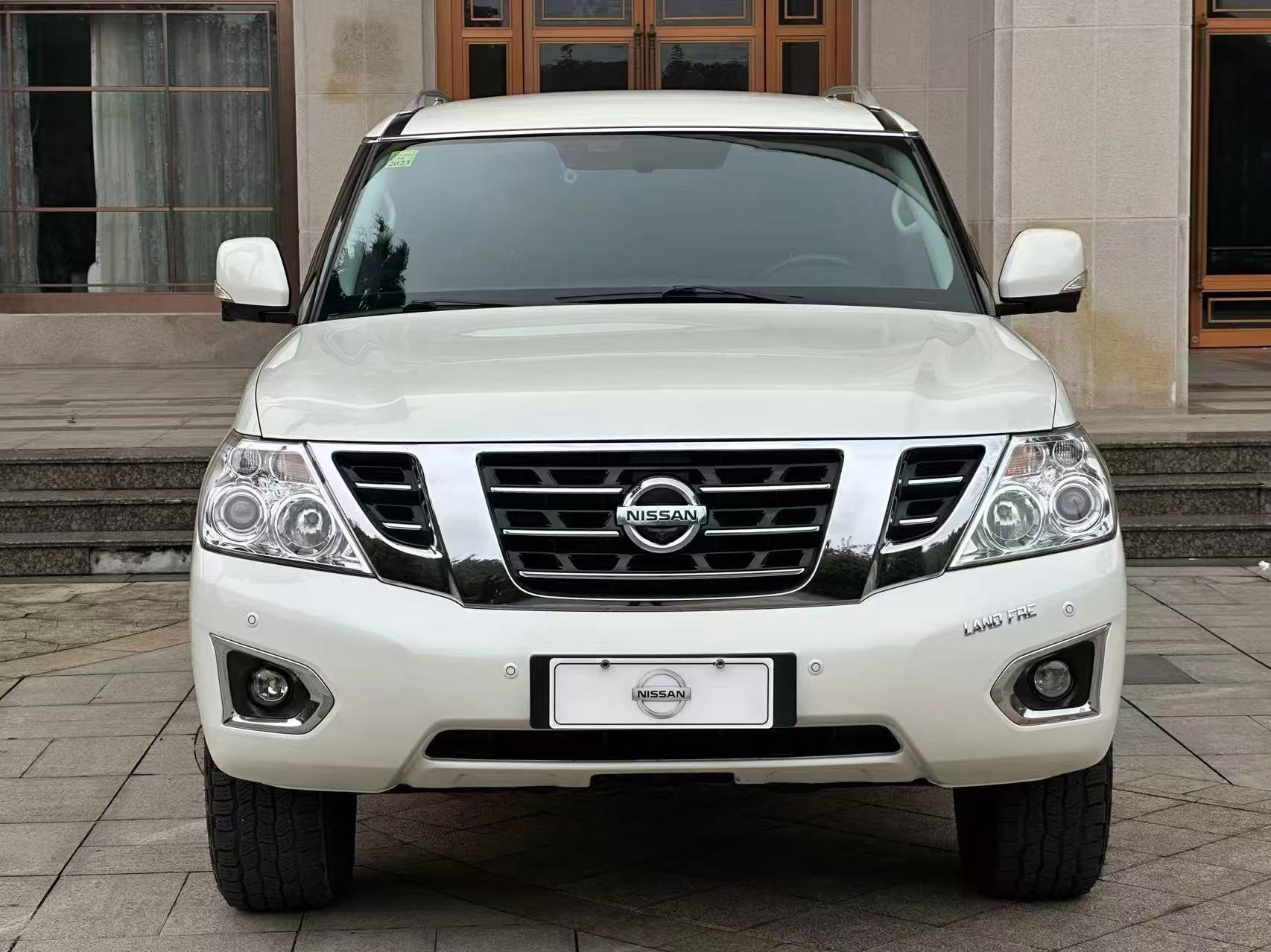 mais recente caso da empresa sobre Nissan Patrol Y62 Chassis completo, travões e sistemas de controlo eletrónico