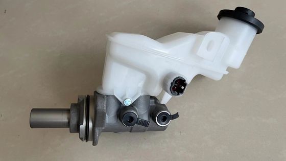 47201-0D400 PARTES# 47201-0D400 472010D400 Brake Master Cylinder 1pack GDST Automóvel de alta qualidade Master Cylinder Brake 47201-02510 47201-0d400 FITS TOYOTA Corolla