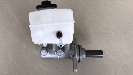 47201-60A30 FITS TOYOTA 4 Runner Land Cruiser Pardo Hilux OEM 47201-60A30 Peças de automóveis Montagem do travão Mestre do cilindro do travão Mestre do cilindro do travão TRJ150 GRJ150 LHD 47201-60A31 47201-60A21 47201-60A3